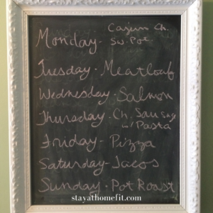 Photo of chalkboard with weekly dinner meal plan 